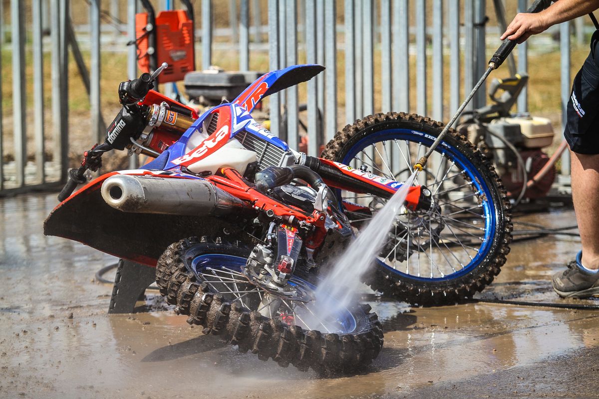 Serviço: Lavação de motos